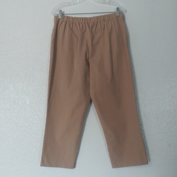 Isaac Mazrahi women's size 12P tan/khaki capris - Picture 4 of 14
